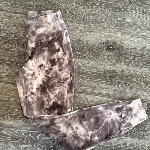 lululemon athletica Gray and White Leggings - Picture 2 of 4